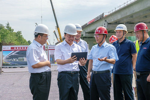 刘运市长来集团调研并视察集团承建宝通街工程